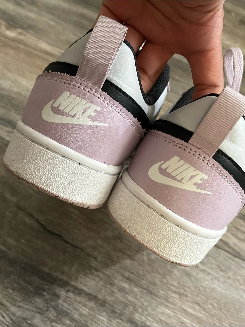 Nike youth Low-Top Sneakers in Light Pink, White & Black